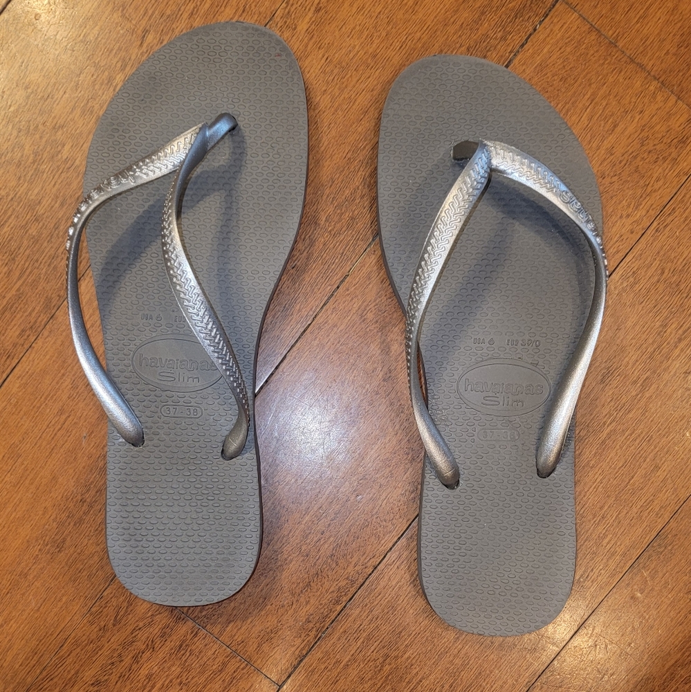 Havianas 37-38 silver color excellent condition